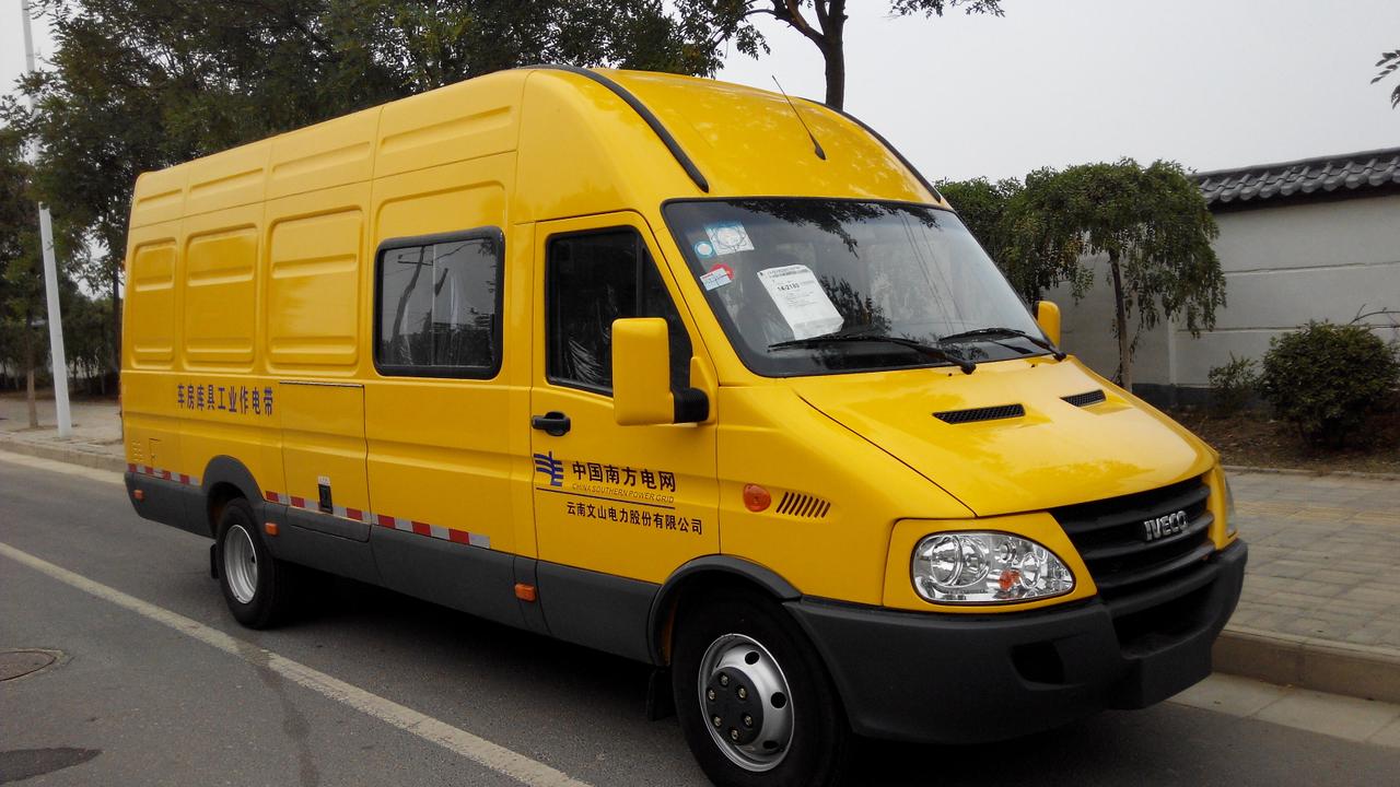 多功能带电作业工具专用车